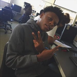 Meet your Posher, Ayo